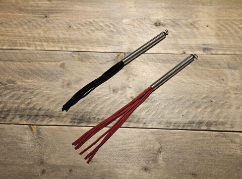 Mini Flogger Leer l.u.c.03